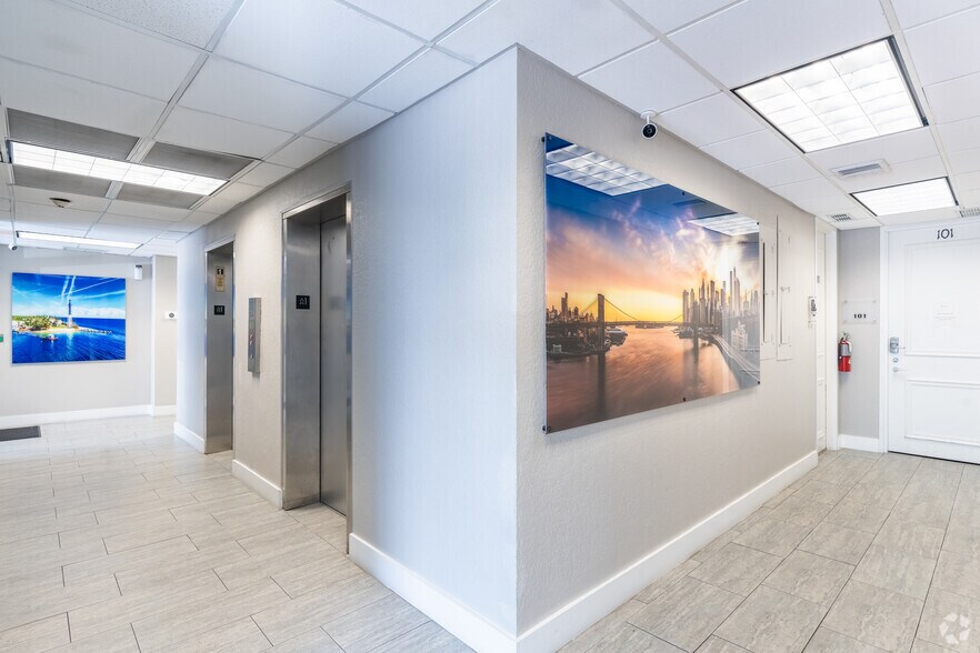 More Photos Of 2425 E Commercial Blvd, Fort Lauderdale Medical For Lease