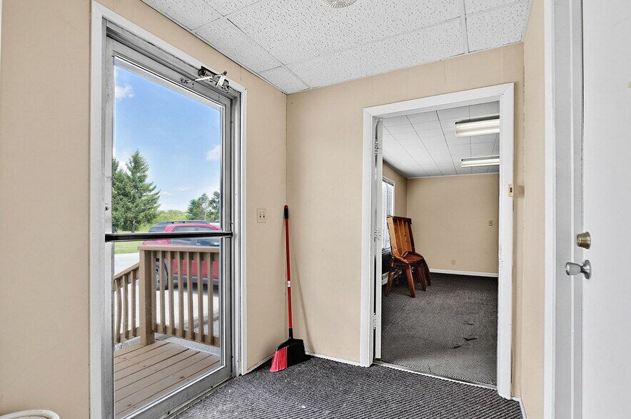 More Photos Of 7102 E Pendleton Pike, Indianapolis Office For Sale