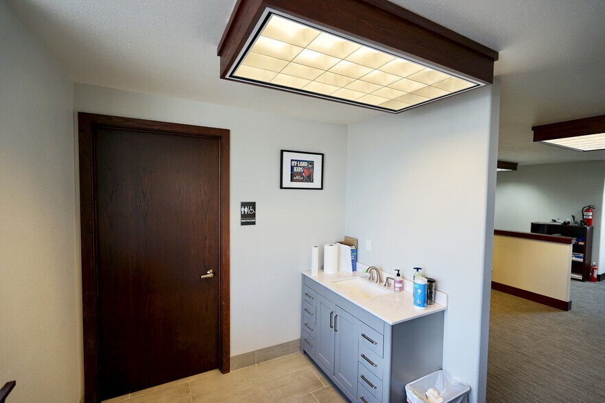 More Photos Of 108 W Fremont Ave, Selah Bank For Sale