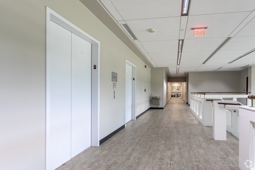 More Photos Of 146 Fairchild St, Charleston Office For Lease