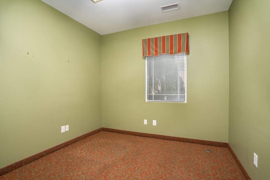 More Photos Of 4025 Capital Dr, Rocky Mount Office For Sale