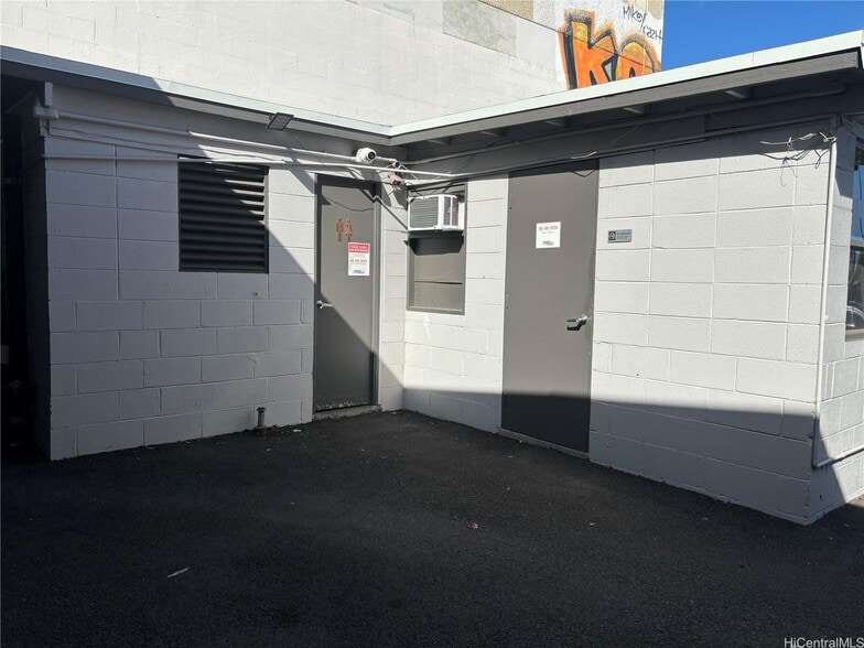 More Photos Of 451 Kapahulu Ave, Honolulu Auto Repair For Lease