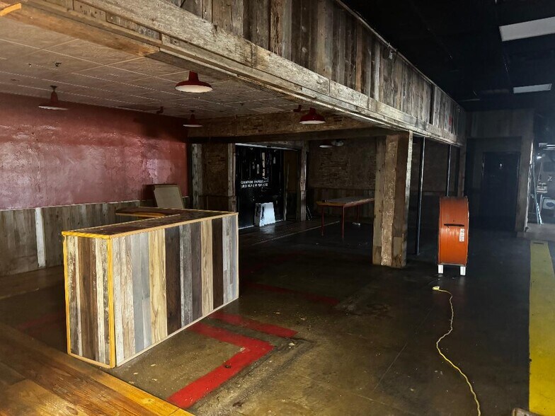 More Photos Of 6915 Spencer Hwy, Pasadena Restaurant For Lease
