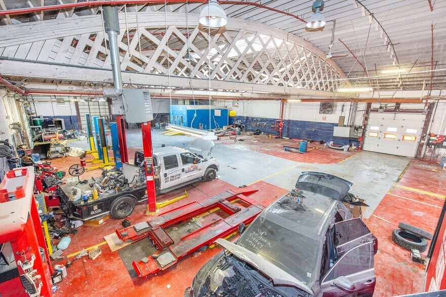 More Photos Of 858-866 Market St, Paterson Service For Lease