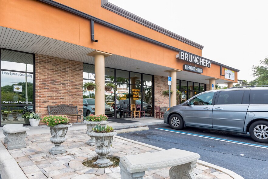 More Photos Of 4325 Lynx Paw Trail, Valrico General Retail For Lease