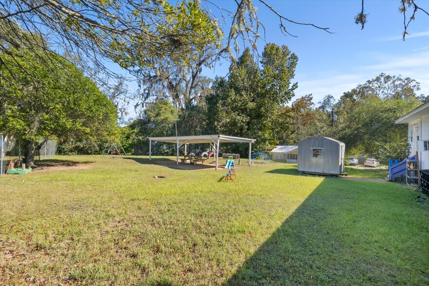 More Photos Of 327 S Adams St, Quincy Daycare Center For Sale