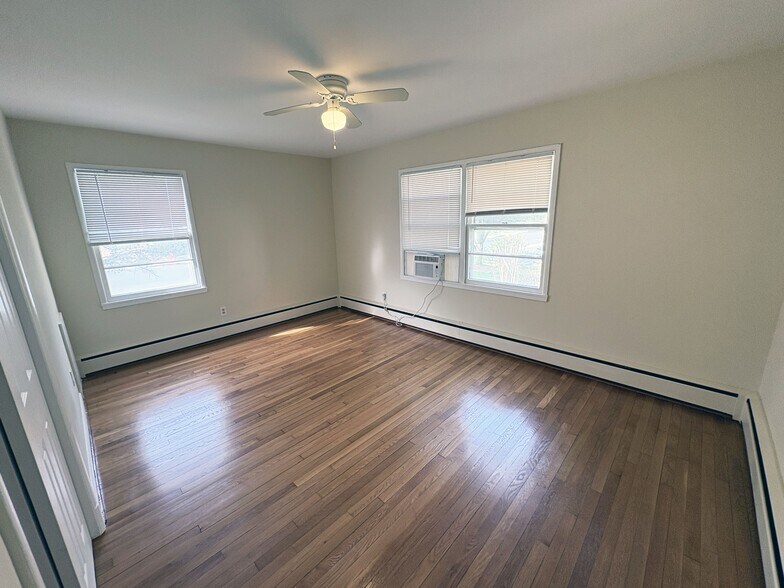 More Photos Of , Gaithersburg Multifamily For Sale