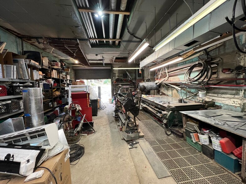 More Photos Of 2133 Orthodox St, Philadelphia Light Distribution For Sale