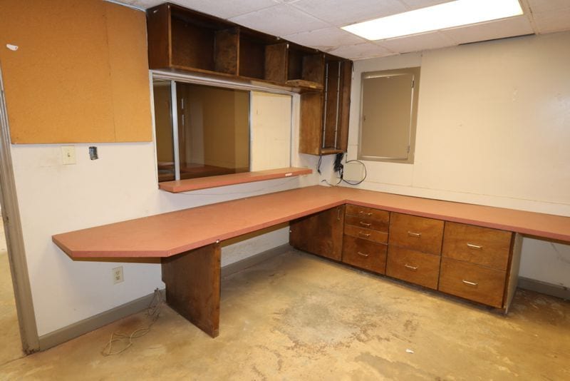 More Photos Of 524 Chucks Dr, Duncan Warehouse For Lease