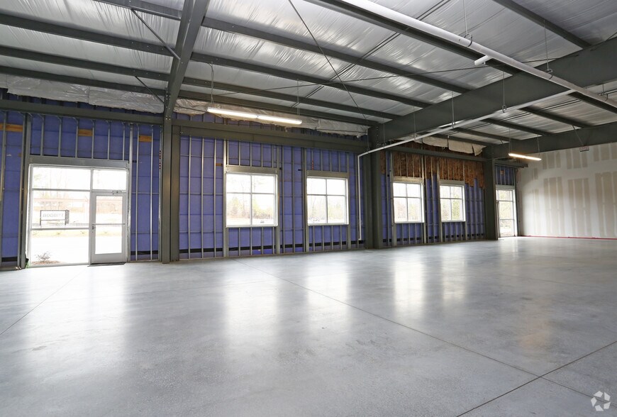 More Photos Of 2041-2053 Energy Dr, Apex Light Manufacturing For Lease