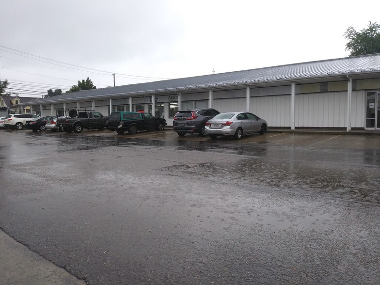 More Photos Of 70 N Plains Rd, The Plains Storefront Retail Office For Lease