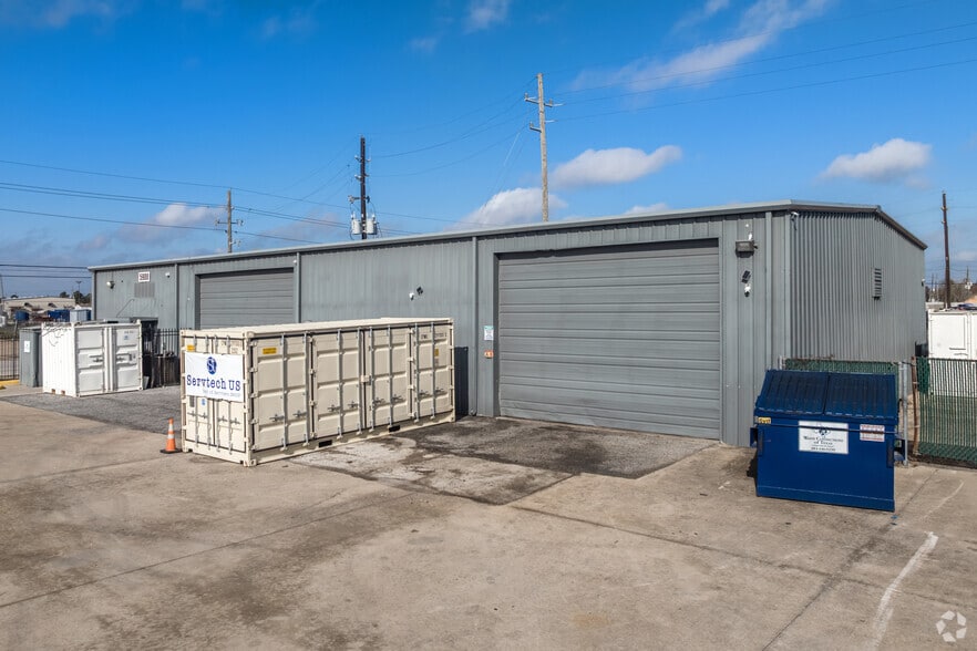 More Photos Of 5850 Cunningham Rd, Houston Unknown For Lease