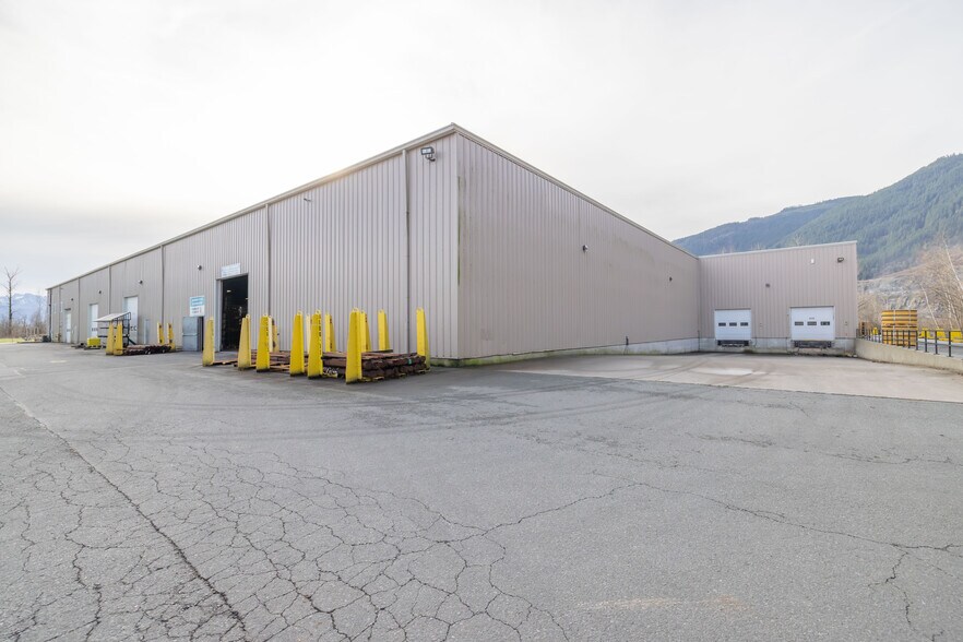 More Photos Of 2998 Cameron Rd, Agassiz Industrial For Sale