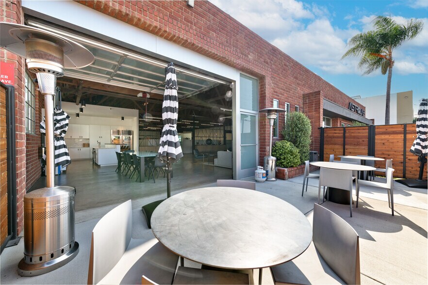 More Photos Of 12536 Chadron Ave, Hawthorne Light Distribution For Sale