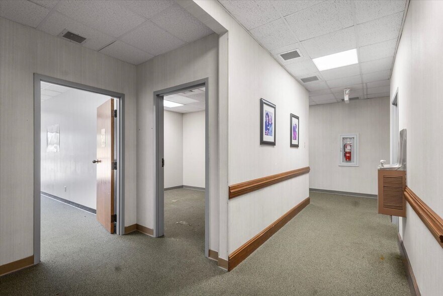 More Photos Of 9846 State Highway 31 E, Tyler Medical For Sale