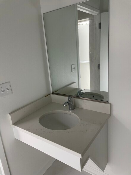 More Photos Of 13211 Coursey Blvd, Baton Rouge Storefront For Lease