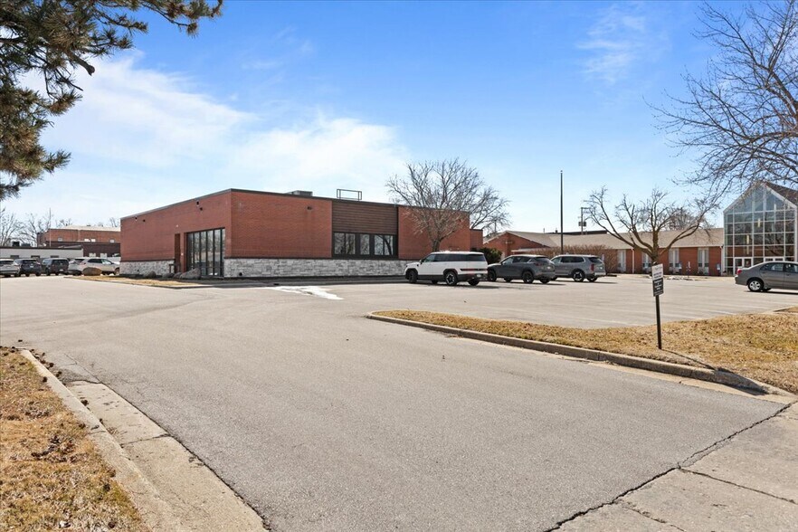 More Photos Of 211 SW Walnut St, Ankeny Office For Sale
