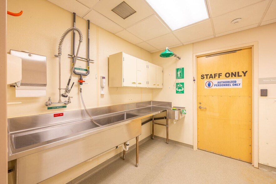 More Photos Of 811 Georgiana St, Port Angeles Medical For Sale