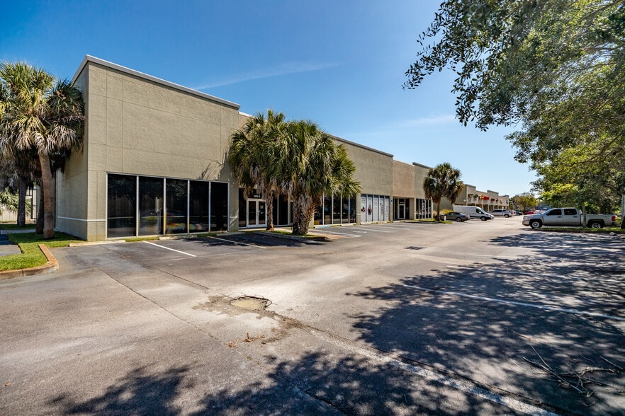 More Photos Of 1375 US Highway 1, Vero Beach Flex For Lease
