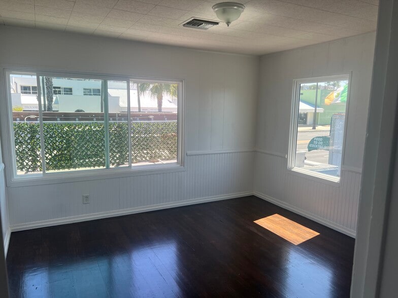 More Photos Of 2703 W Coast Hwy, Newport Beach Loft Creative Space For Lease