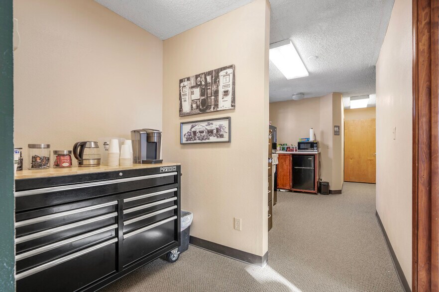 More Photos Of 1149-1159 SW 4th Ave, Ontario Office For Sale