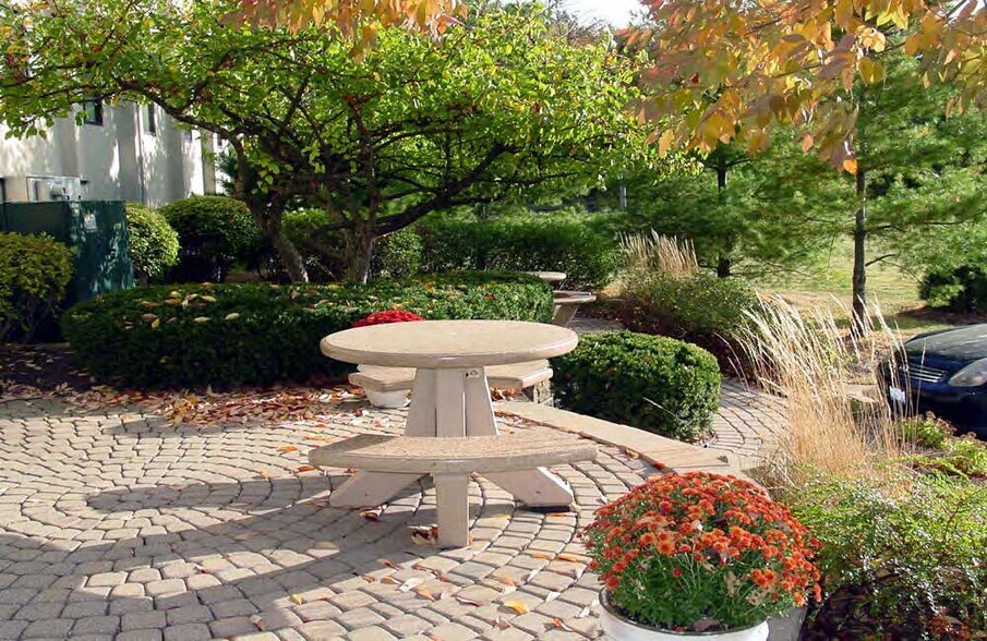 More Photos Of 800 W 5th Ave, Naperville Office For Lease