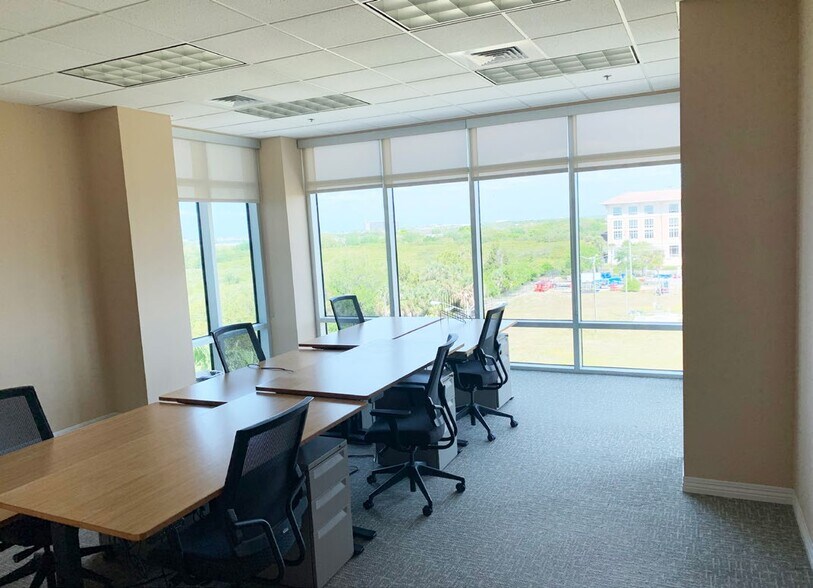 More Photos Of 5550 W Executive Dr, Tampa Office Residential For Sale