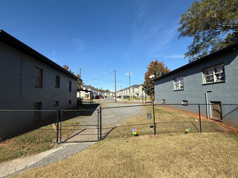 More Photos Of 96 W Felton Rd, Cartersville Office For Sale