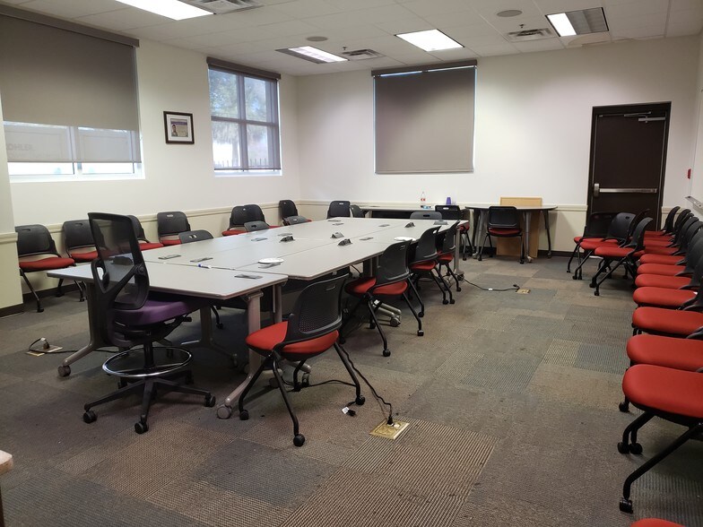 More Photos Of 4017 W Dr Martin Luther King Jr Blvd, Tampa Office For Sale