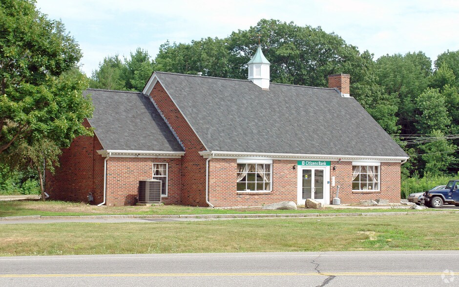 More Photos Of 405 Portland Ave, Rollinsford Bank For Lease