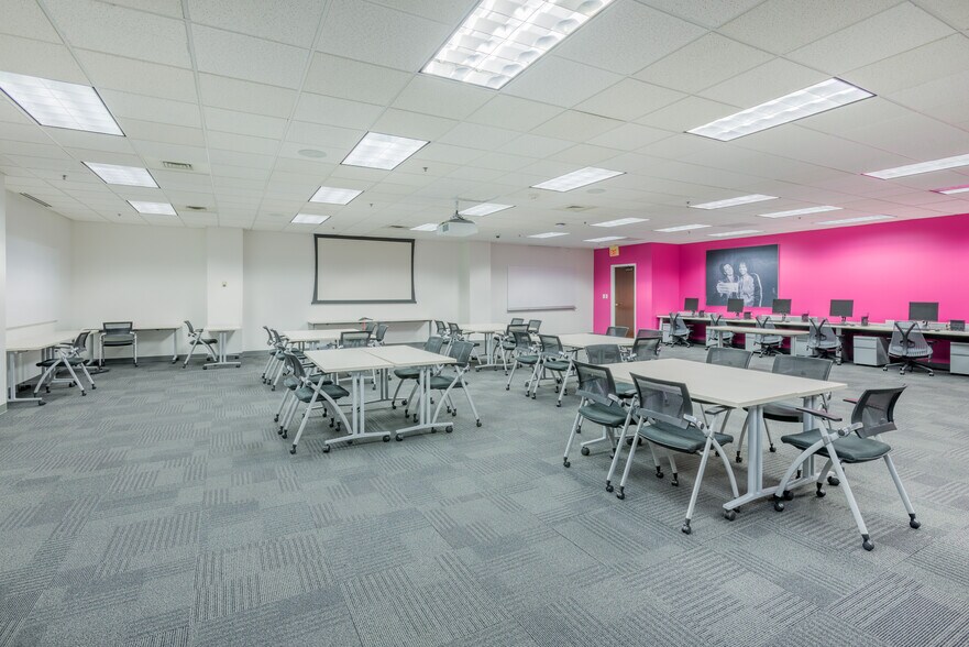 More Photos Of 4135 S Stream Blvd, Charlotte Office For Lease