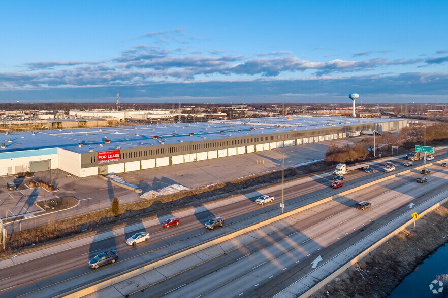 More Photos Of 11800 W Burleigh St, Wauwatosa Distribution For Lease