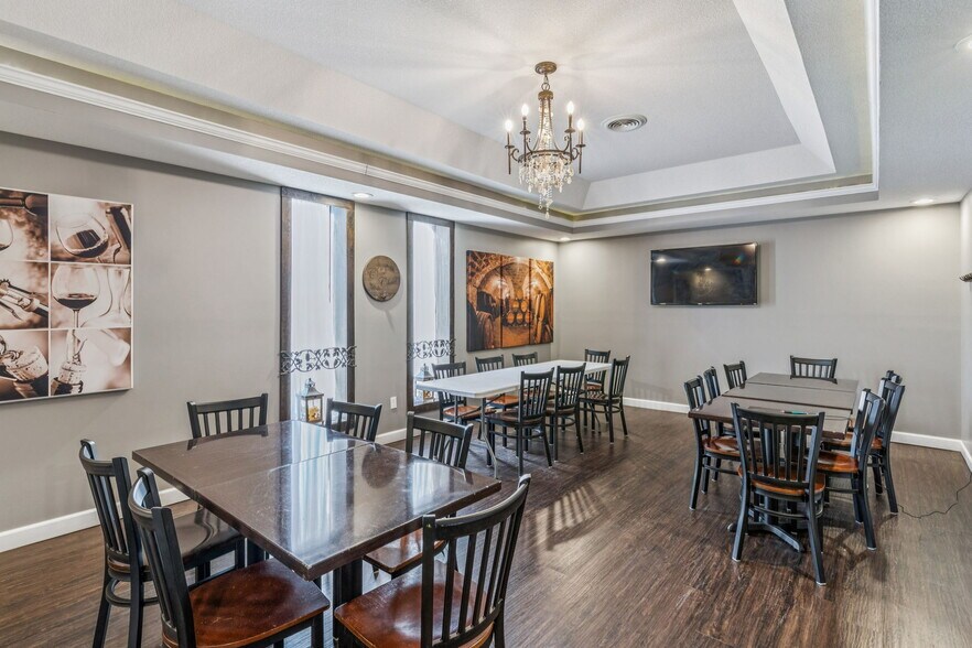 More Photos Of 1720 North Ridge Rd, Findlay General Retail For Sale