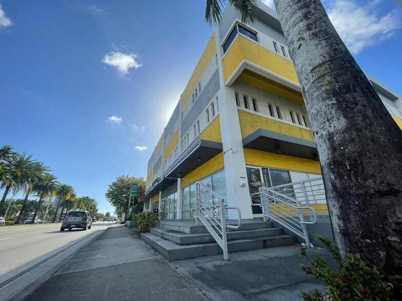 More Photos Of 2020 NE 163rd St, North Miami Beach Office For Lease