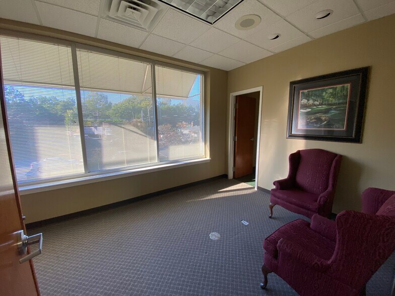 More Photos Of 784 Prince Ave, Athens Medical For Sale