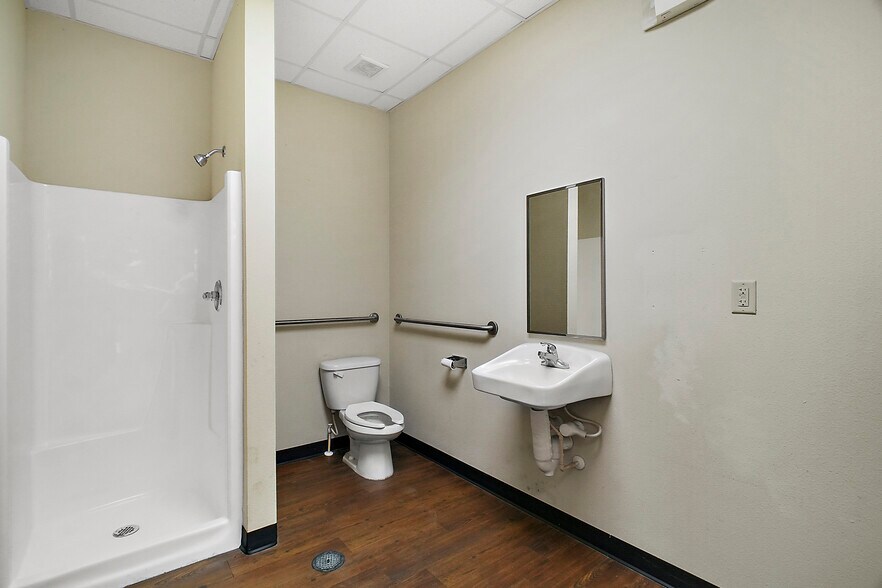 More Photos Of 4120 Corley Island Rd, Leesburg Unknown For Lease