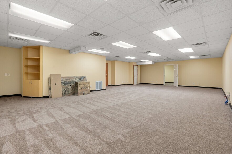 More Photos Of 26069 Springer Cemetary Rd, Hockley Flex For Sale