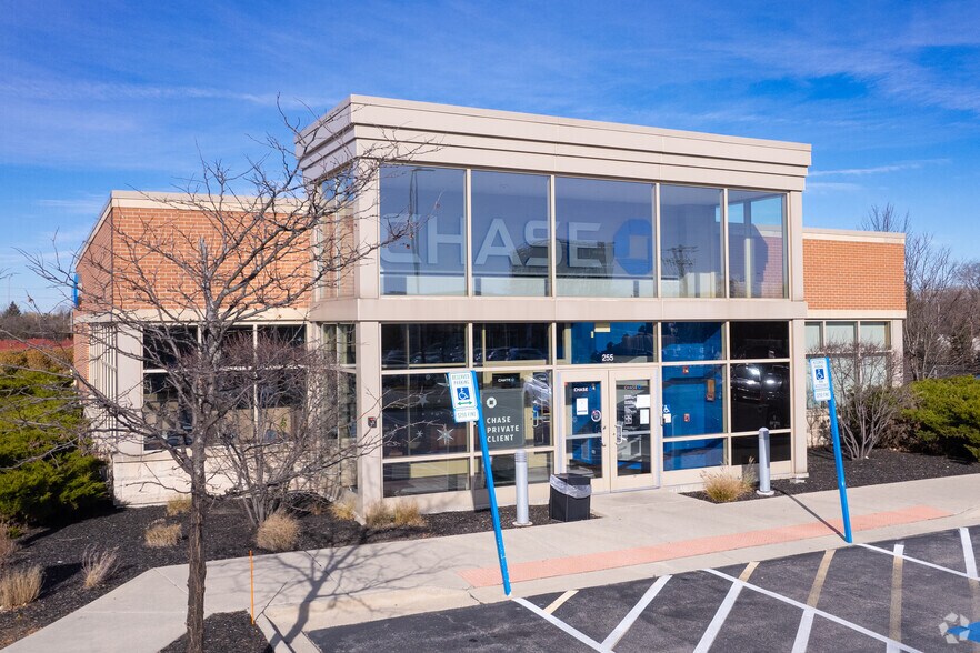 More Photos Of 113-295 Skokie Valley Rd, Highland Park Unknown For Lease