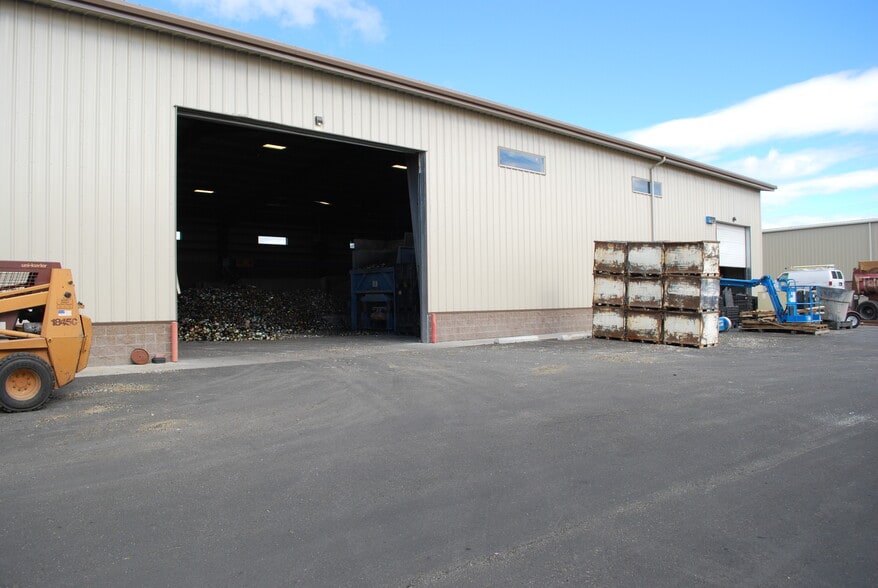 Primary Photo Of 340 SE Logsden St, Bend Warehouse For Lease