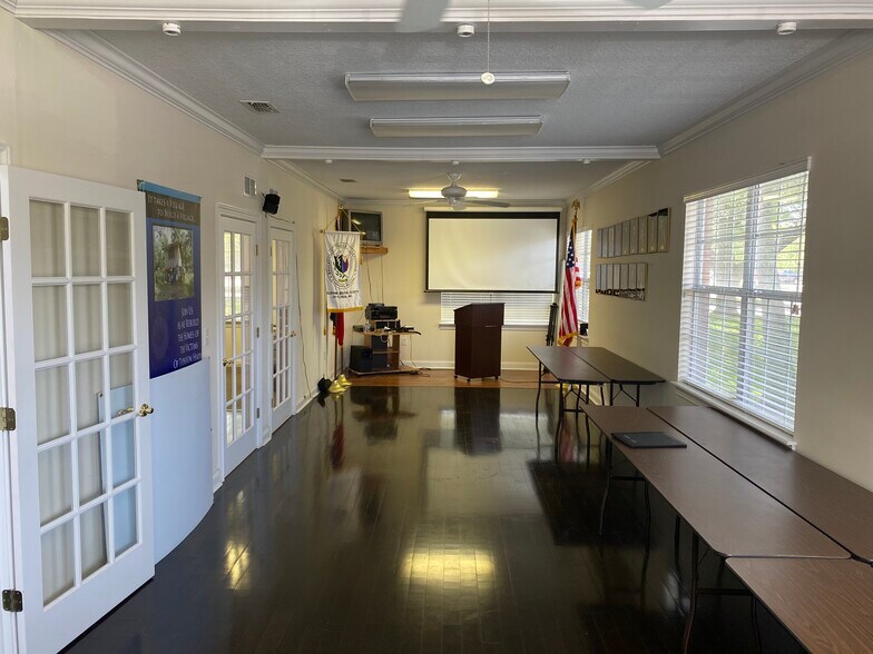 More Photos Of 6817 Southpoint Pky, Jacksonville Unknown For Lease