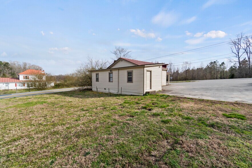 More Photos Of 10290 John Clayton Memorial Hwy, Gloucester Freestanding For Sale