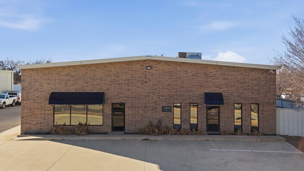 More Photos Of 13919 N Harvey Ave, Edmond Warehouse For Lease