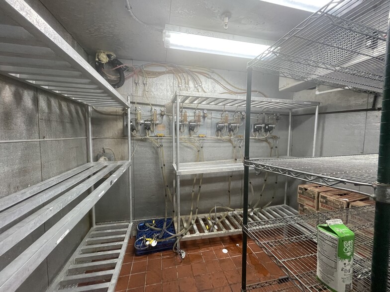More Photos Of 905 E Gregory St, Pensacola Restaurant For Sale