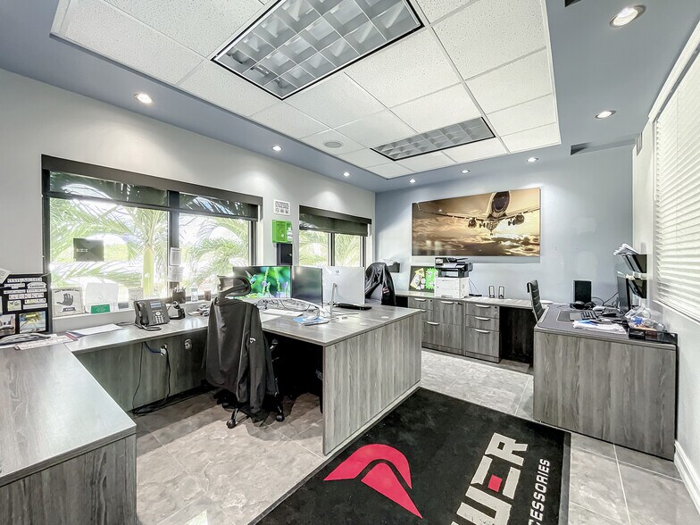 More Photos Of 2550 NW 4th Ct, Fort Lauderdale Warehouse For Sale