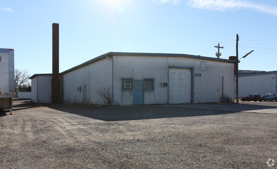 More Photos Of 7215 SW Topeka Blvd, Topeka Warehouse For Lease
