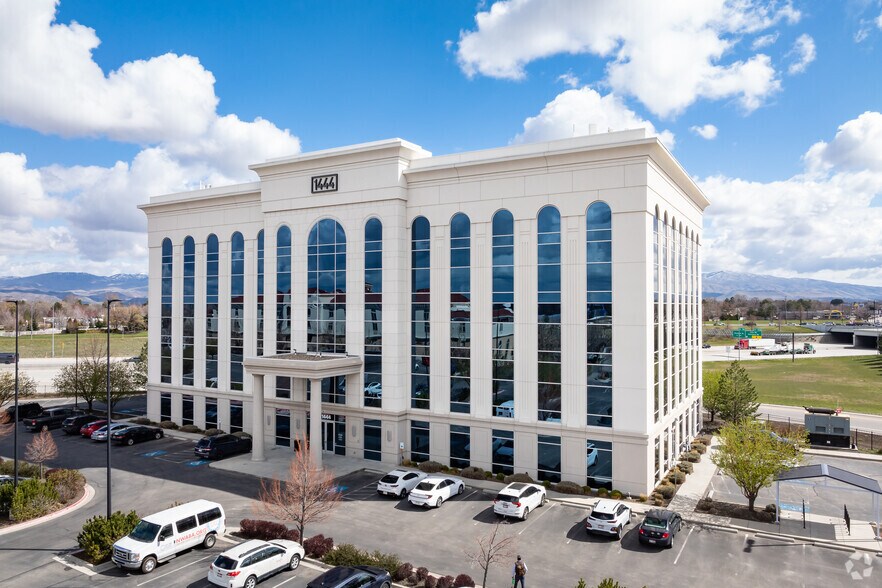 More Photos Of 1444 S Entertainment Ave, Boise Office For Lease