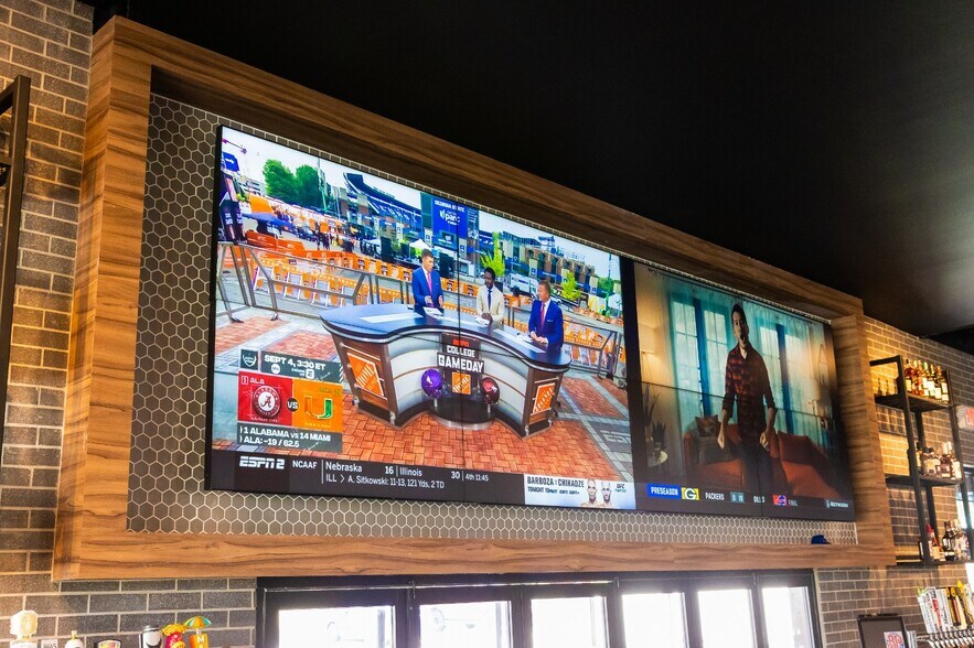 More Photos Of 6501 North Fwy, Fort Worth Restaurant For Sale