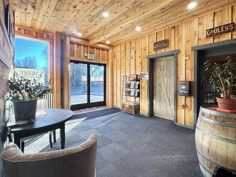 More Photos Of 350-352 E Bridge St, Hotchkiss Office For Sale