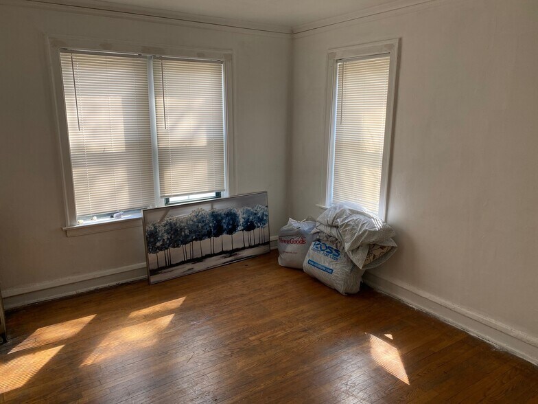 More Photos Of 8156 S Laflin St, Chicago Apartments For Sale
