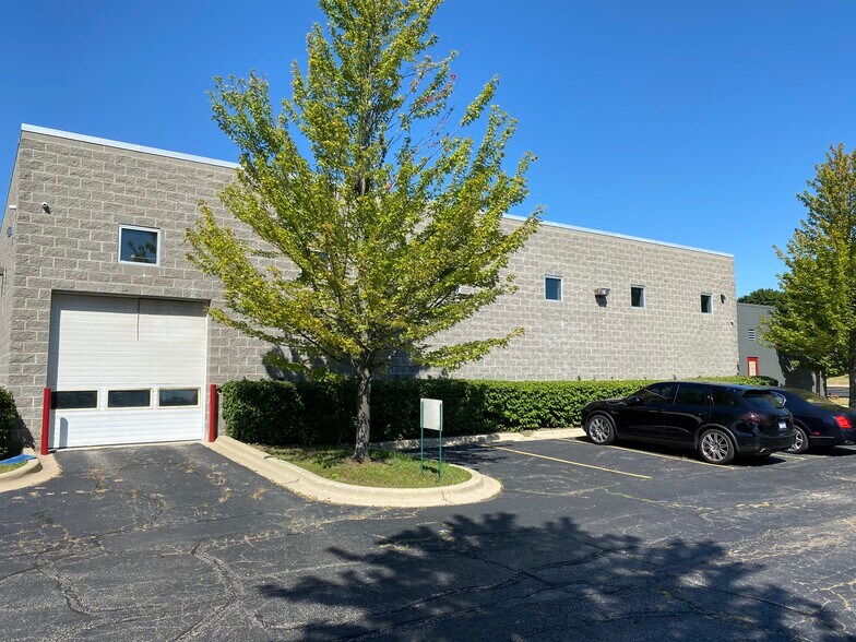 More Photos Of 855 E Grand Ave, Lake Villa Auto Dealership For Lease